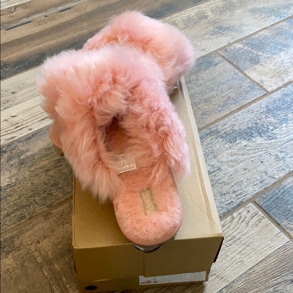 NIB UGG fuzzalicious sipper - Picture 8 of 11